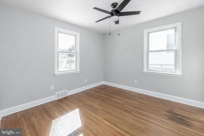 Building Photo - 534 Blanchard Ave