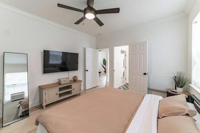 Building Photo - 616 Lebeau St