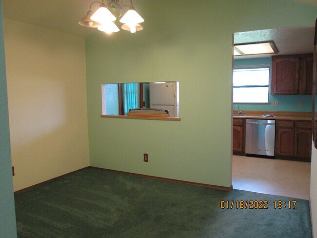 Building Photo - 527 N Washington St