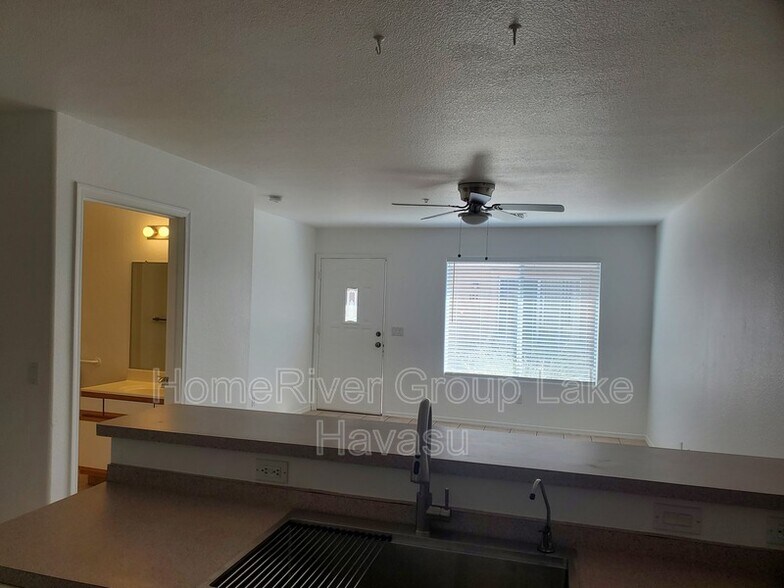 Building Photo - 2406 N Kiowa Blvd