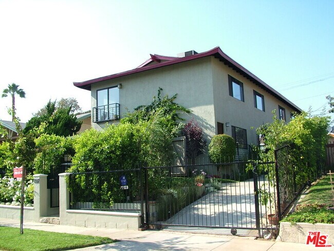 Building Photo - 4337 Kingswell Ave