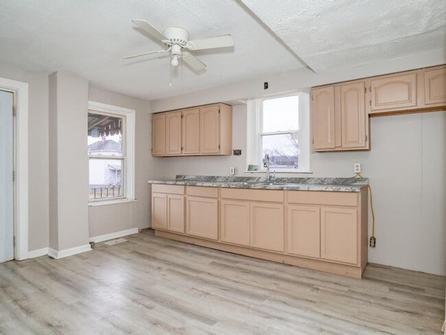 Building Photo - 3 Bedroom Home in Aliquippa