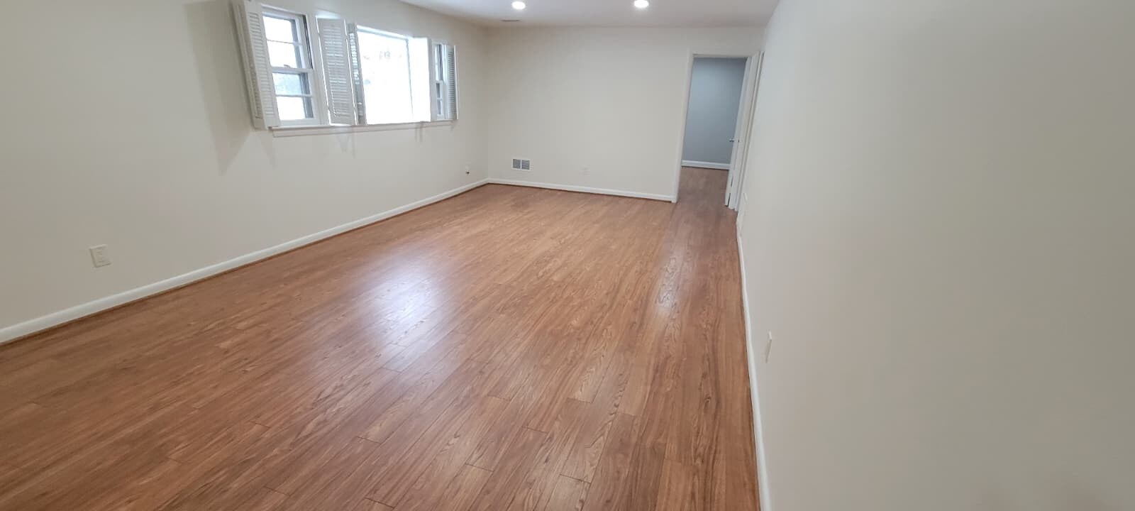 Living area - 1807 Blueridge Ave