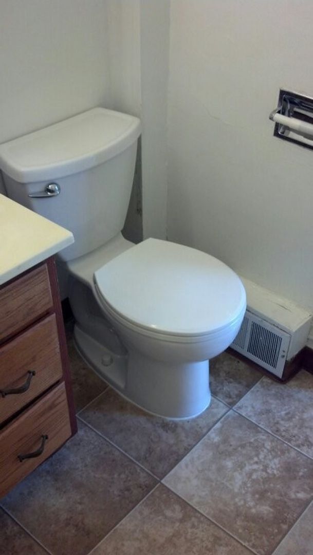 Building Photo - 108 N 28th Ave W