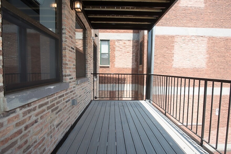 Building Photo - 4211 S Michigan Ave