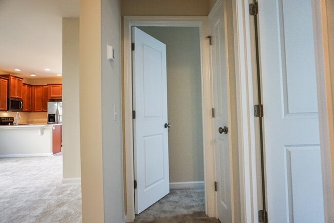 Building Photo - **$500 off First Months rent** Lovely 3 bedroom 2 Bath Ranch with 2 Car Garage in Goose Creek