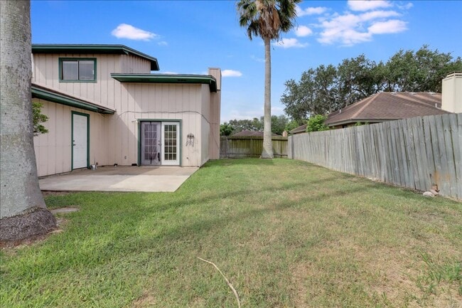 Building Photo - 2938 River Crest Rd