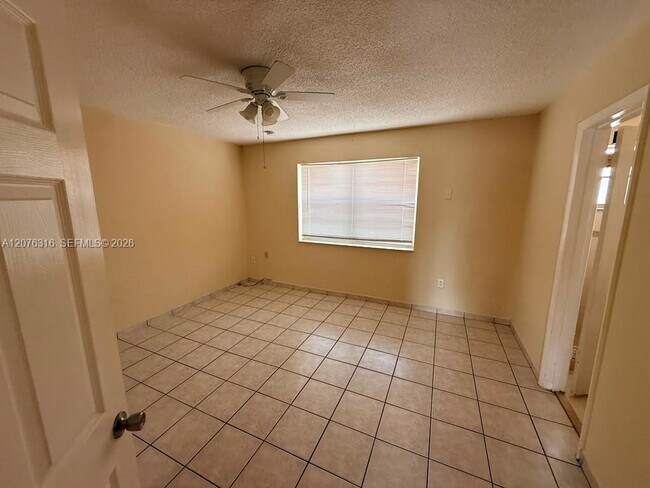 Building Photo - 1154 W 35th St