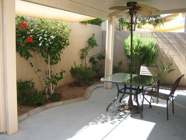 Building Photo - Single story, gated, 3bed, 2bath, 2car garage, Club house, Community Pool, Spa, Fitness room, CCRs