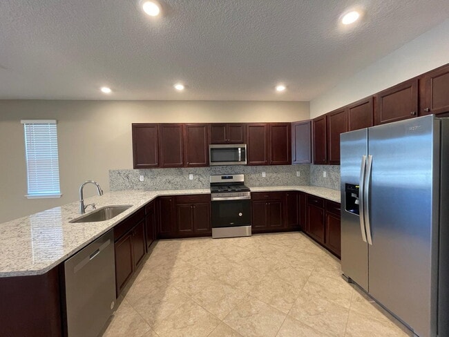Building Photo - ***Move-In Special: 2 Weeks Free Rent! | B...