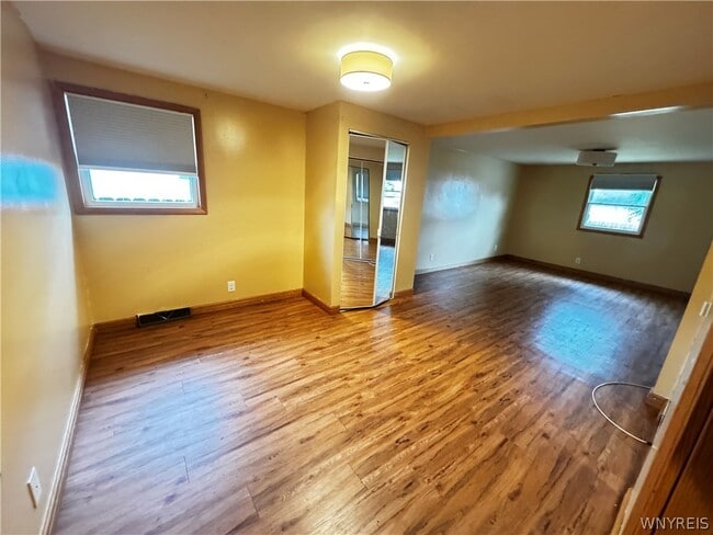 Building Photo - 13 Satinwood Dr