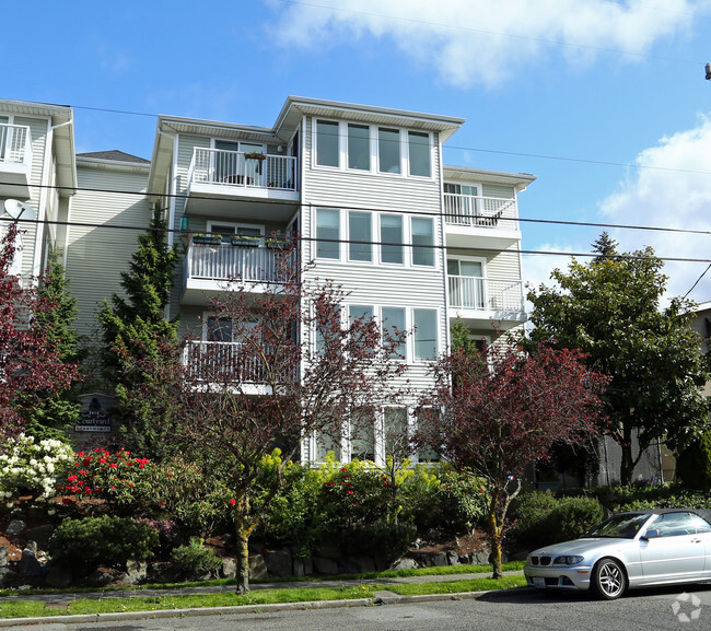 Building Photo - Courtyard Apartments