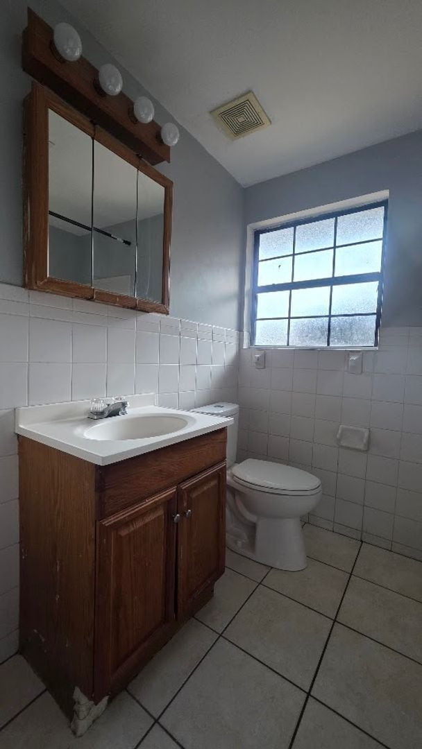 Building Photo - 1974 S Riverview Cir