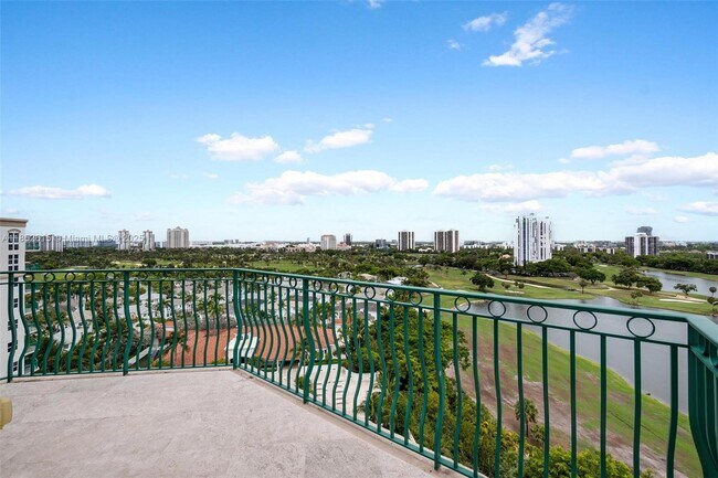 Building Photo - 20000 E Country Club Dr
