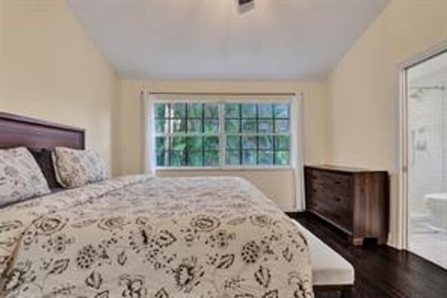 Building Photo - 1962 NE 7th St