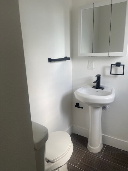 Building Photo - 5934 Buchanan St