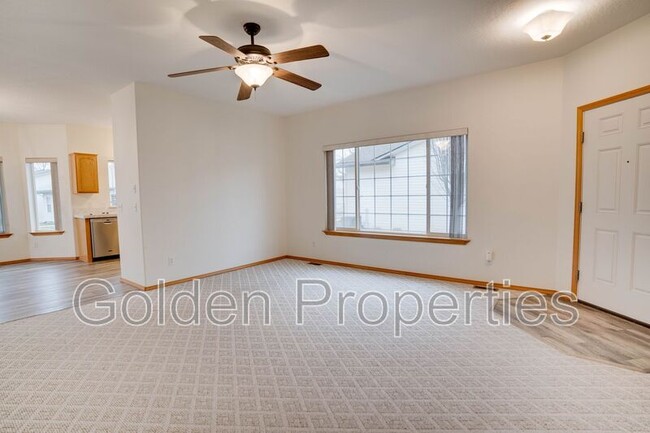 Building Photo - 503 Whitewater Ln