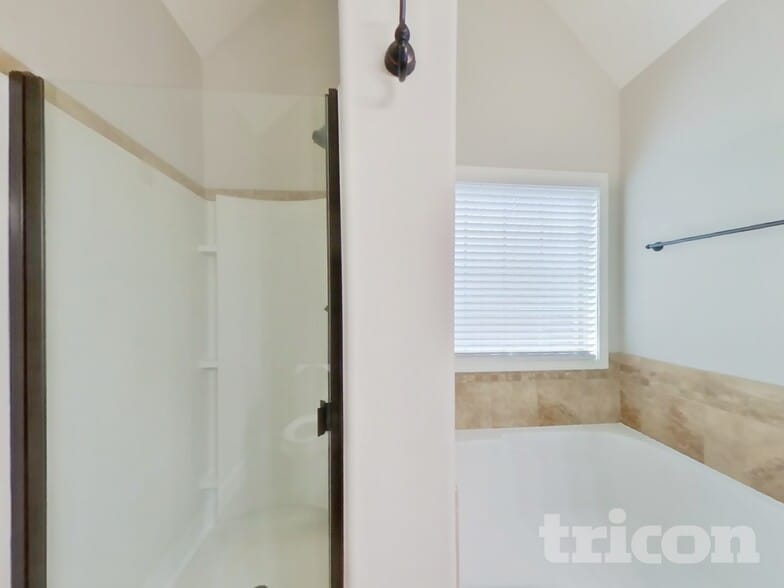 Building Photo - 646 Fox Hound Dr