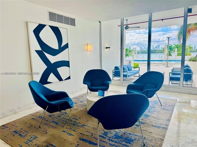 Building Photo - 1000 West Ave