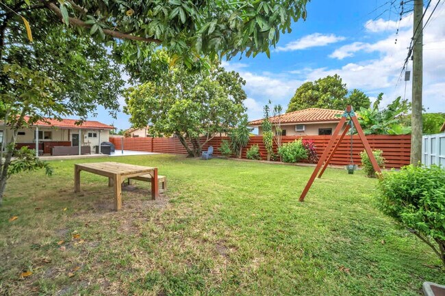 Building Photo - 8225 SW 39th St