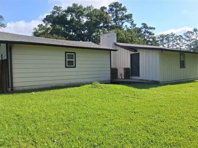 Building Photo - 26445 E Lazy Ln