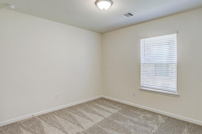 Building Photo - 28419 Aubrey Orchard Ln