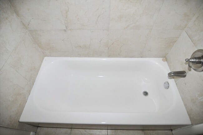Building Photo - Beautiful spacious home in Hurst!