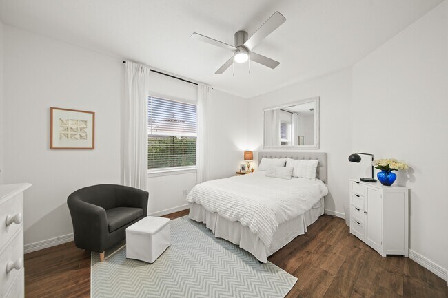 Building Photo - 12210 Pebble Meadows