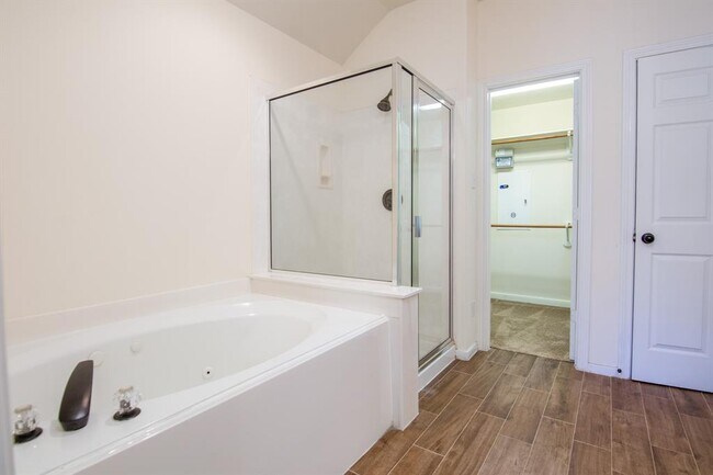 Building Photo - 147 Ledgestone Pl