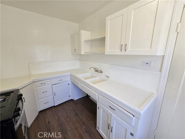 Building Photo - 121 W Lomita Ave