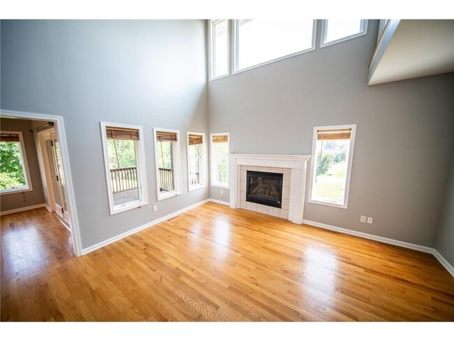 Building Photo - 5182 Southern Ridge Ln SW