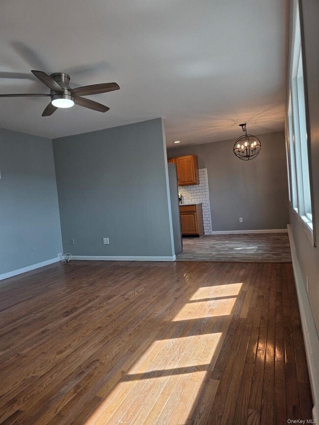 Building Photo - 96 Main St