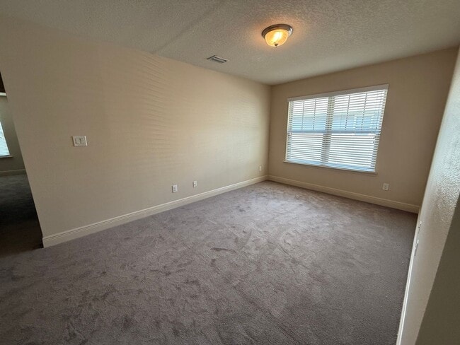 Building Photo - Pensacola - Weatherstone - 4 bedroom, 2.5 ...