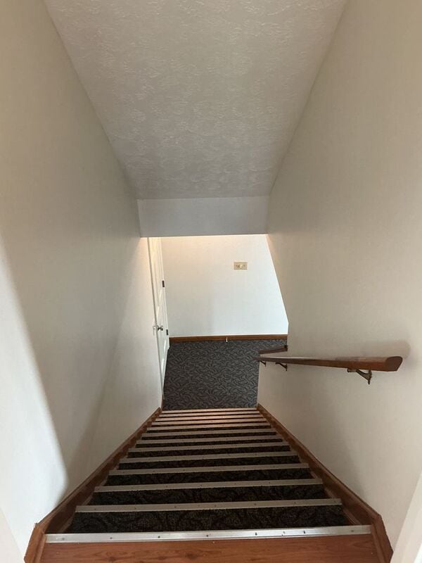 Building Photo - 1851 Foxhollow Dr