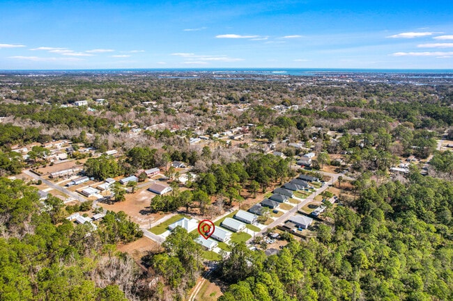 Building Photo - 988 W 9th St