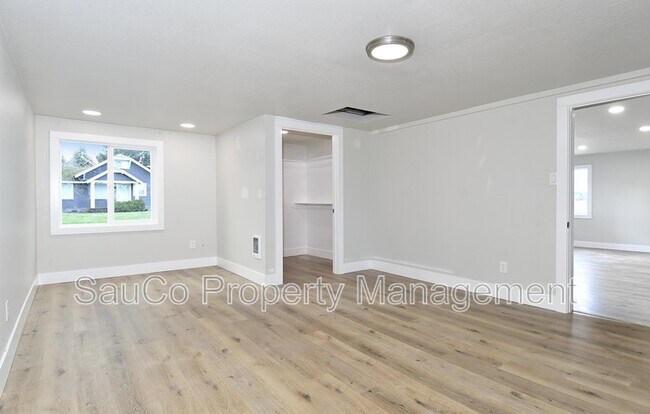 Building Photo - 202 NE 92nd Pl