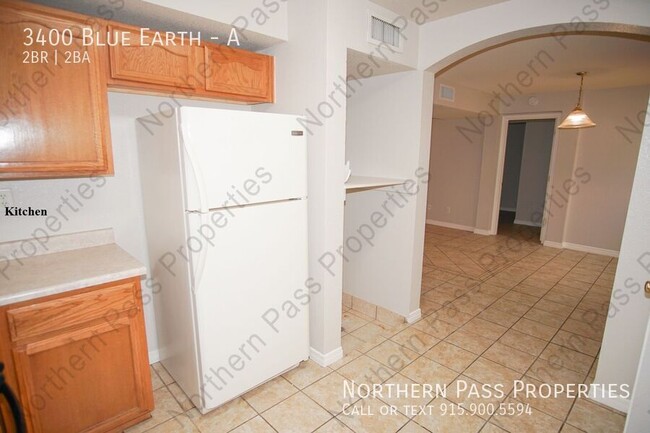 Building Photo - 2 Bedroom Apartment w/Refrigerated AC!! 2 ...