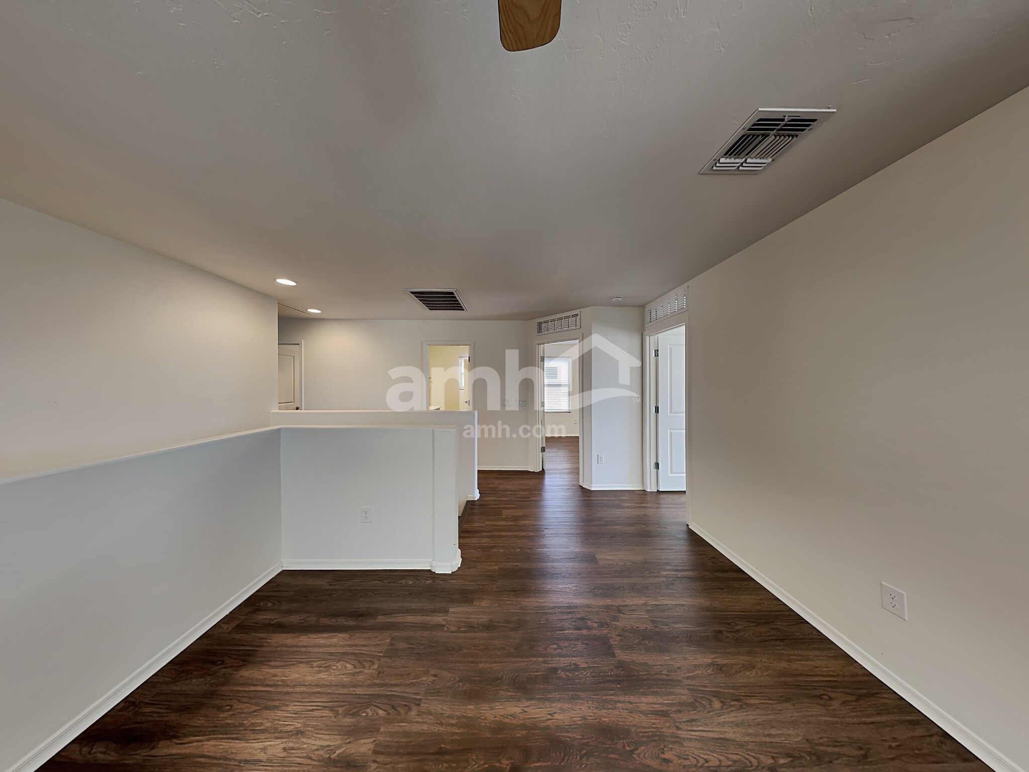 Building Photo - 683 N Nestled Hummingbird Ln E