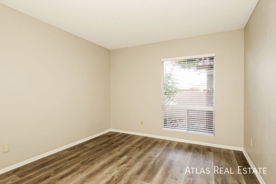 Building Photo - 4035 W Harmont Dr