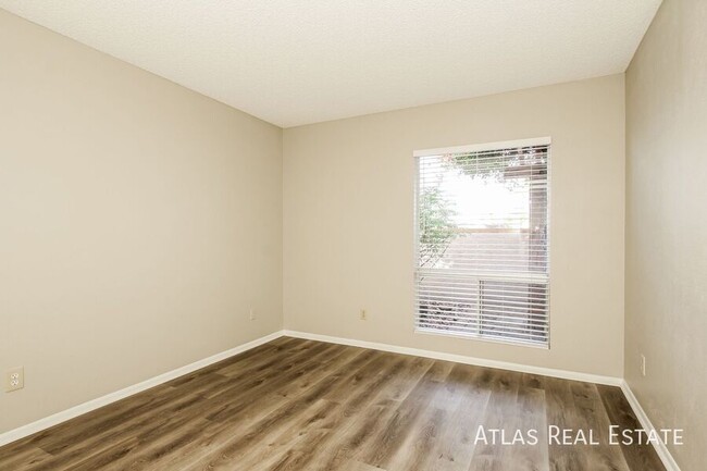 Building Photo - 4035 W Harmont Dr