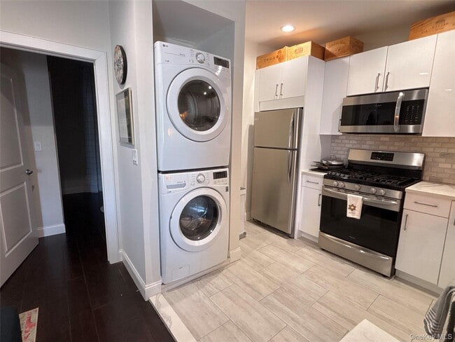 Building Photo - 3 Bryant Ave