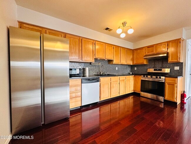 Building Photo - 891 Crimson Ct