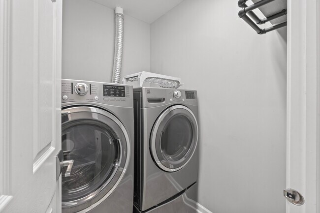 Building Photo - 7077 Hidden Green Cir