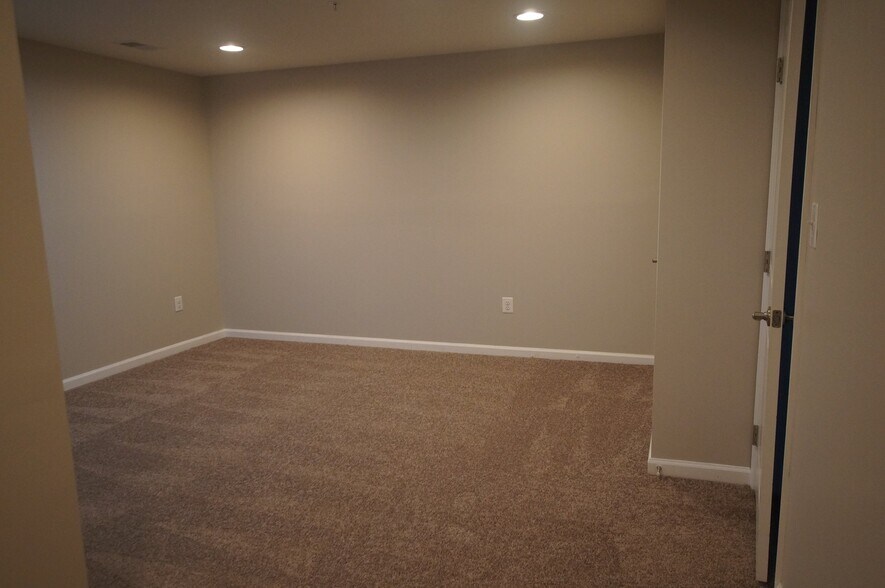 Building Photo - 7212 Yesterday Ln