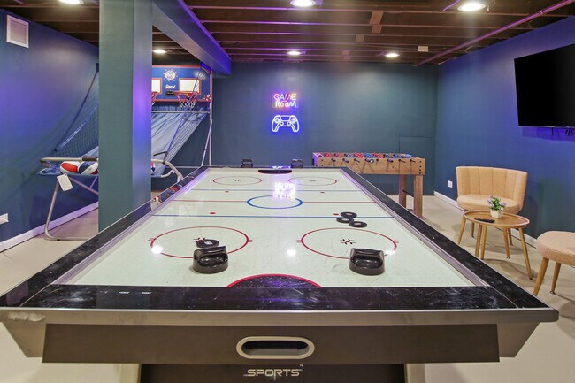 Building Photo - 207 N Beverly St