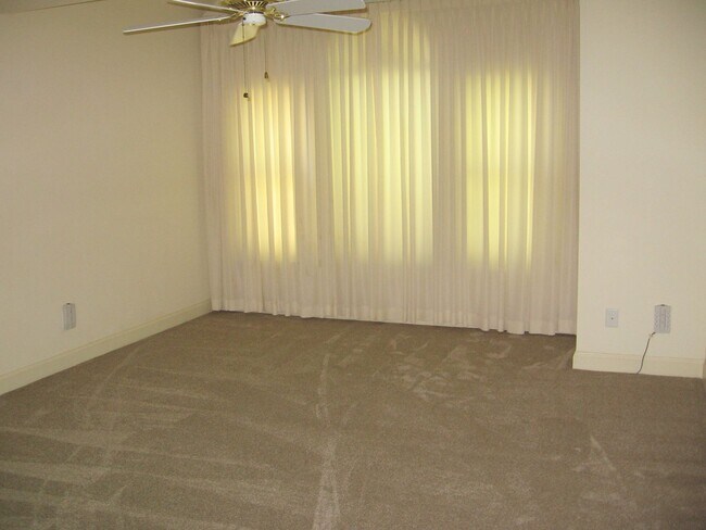 Building Photo - GATLING POINTE