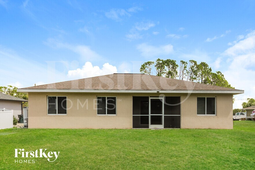 Building Photo - 4570 Lummus St