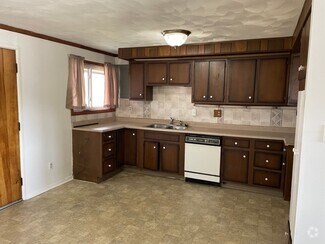 Building Photo - 3 Bedroom/1 1/2 Bath Home In Huber Heights