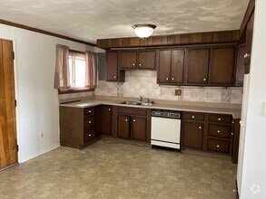 Building Photo - 3 Bedroom/1 1/2 Bath Home In Huber Heights