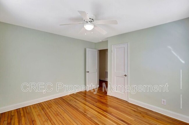 Building Photo - 9 Penn Ave